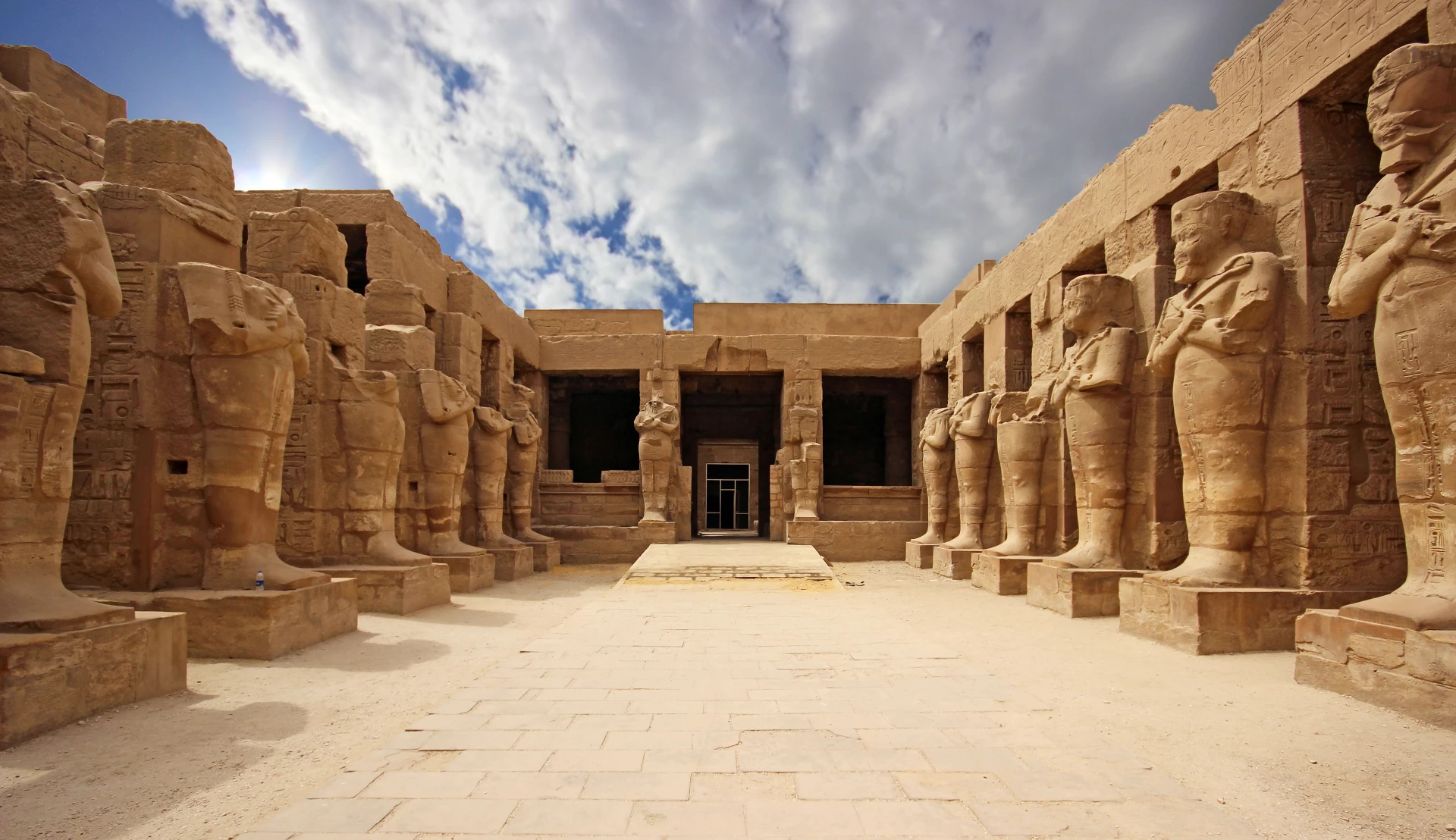 معبد الكرنك المصري التاريخي